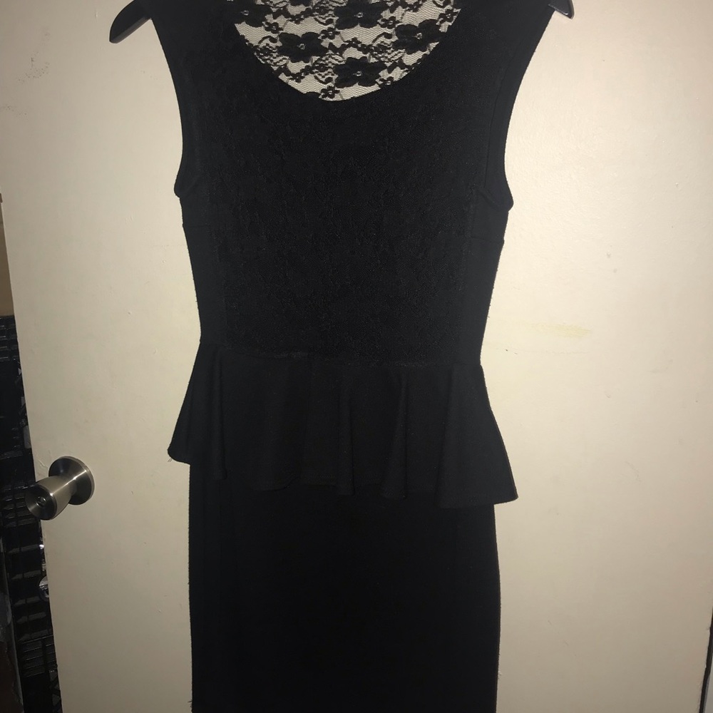 Dress - Picture 3 of 3
